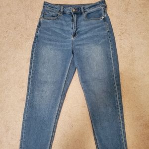 American Eagle medium wash mom jeans stretch